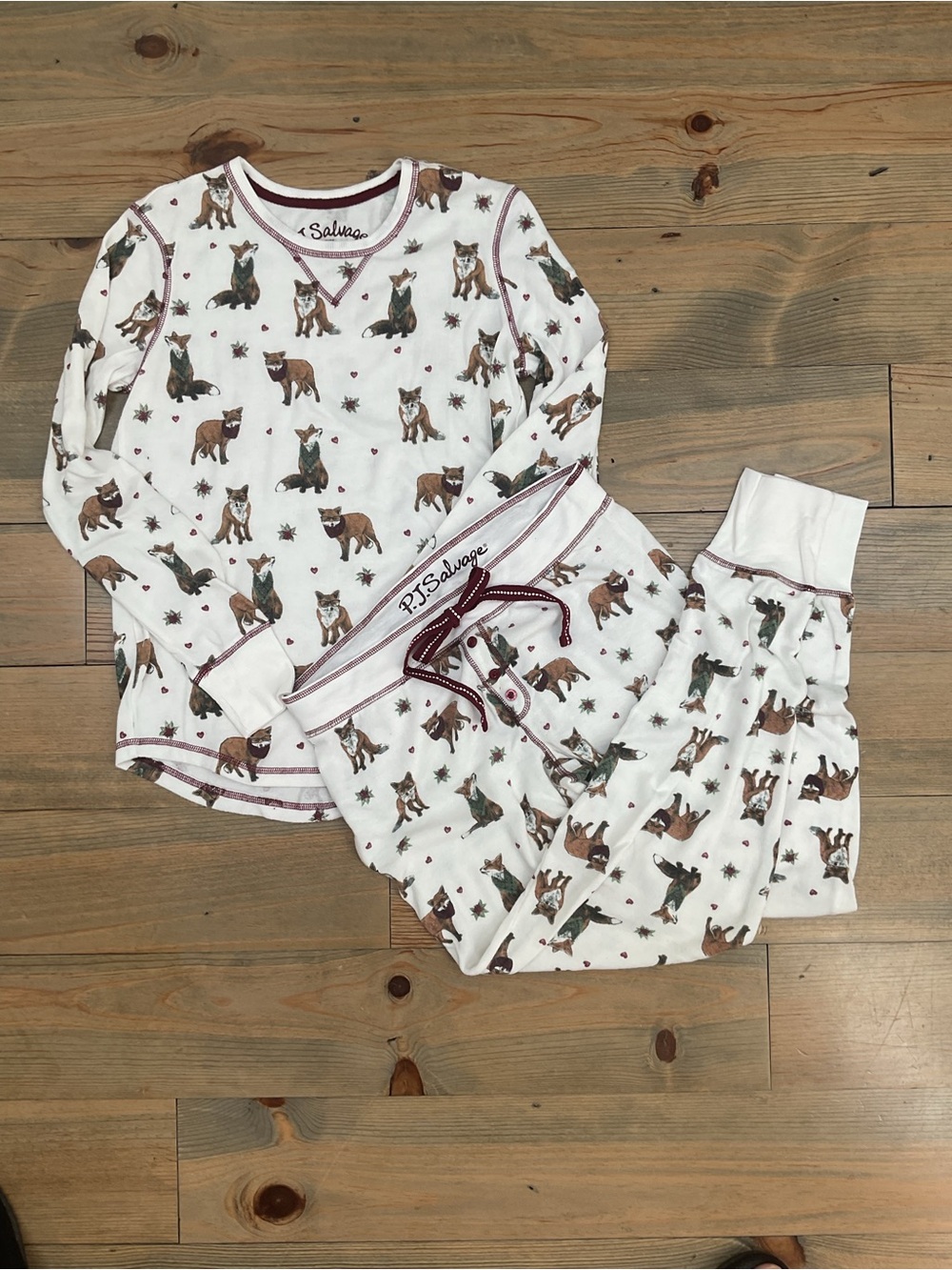 PJ SALVAGE “FOXY CHRISTMAS” JOGGERS PAJAMA SET